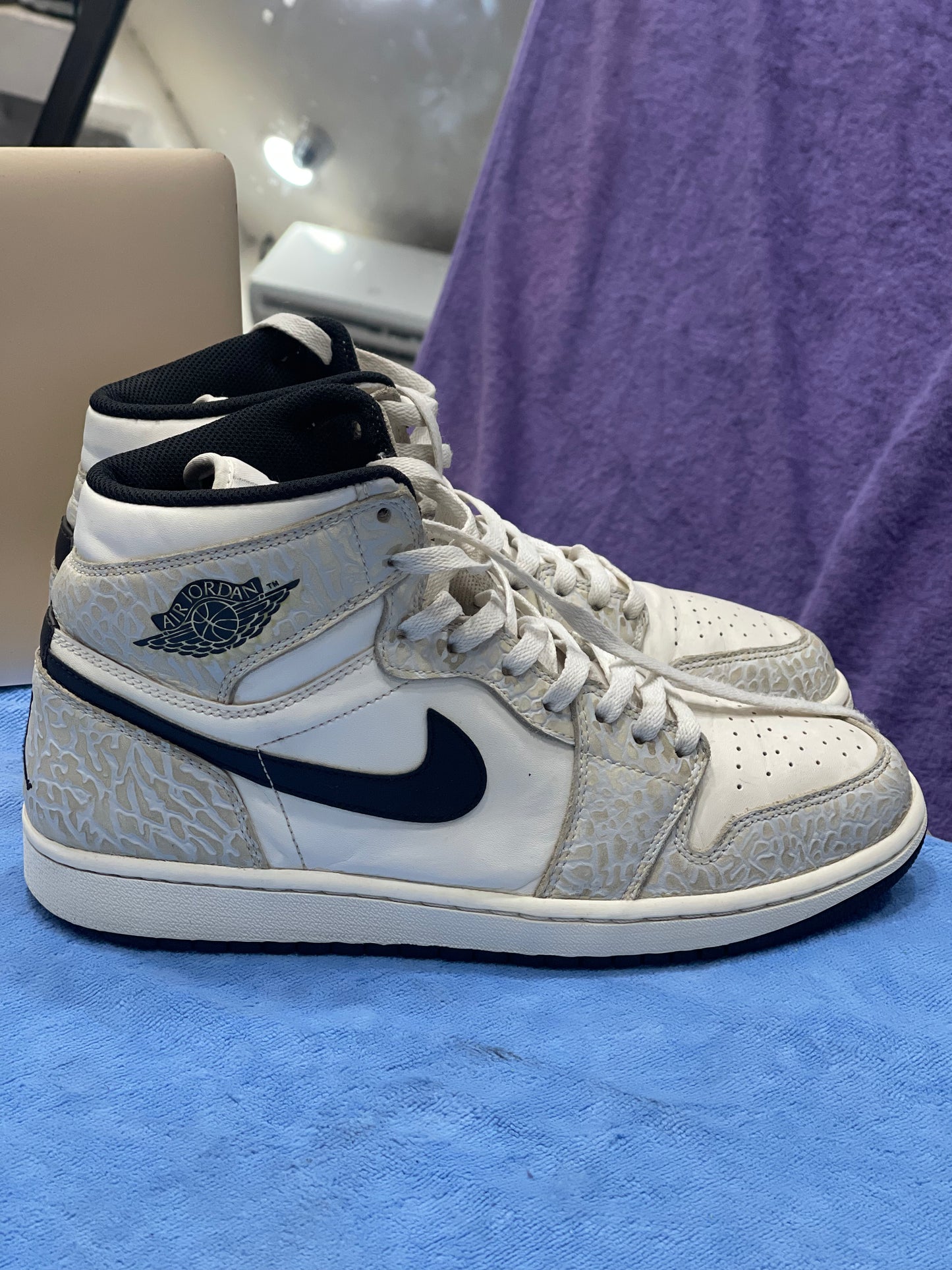 Air Jordan 1 Mid Elephant Print – Blanc/Gris/Noir- Pointure 44