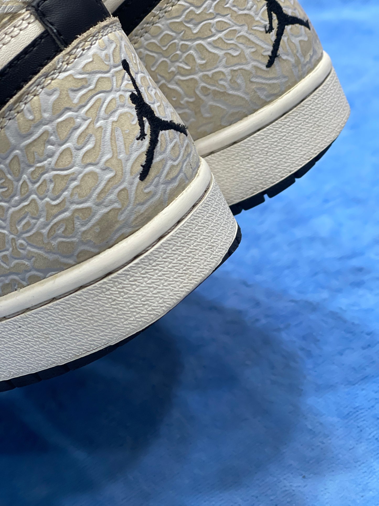 Air Jordan 1 Mid Elephant Print – Blanc/Gris/Noir- Pointure 44