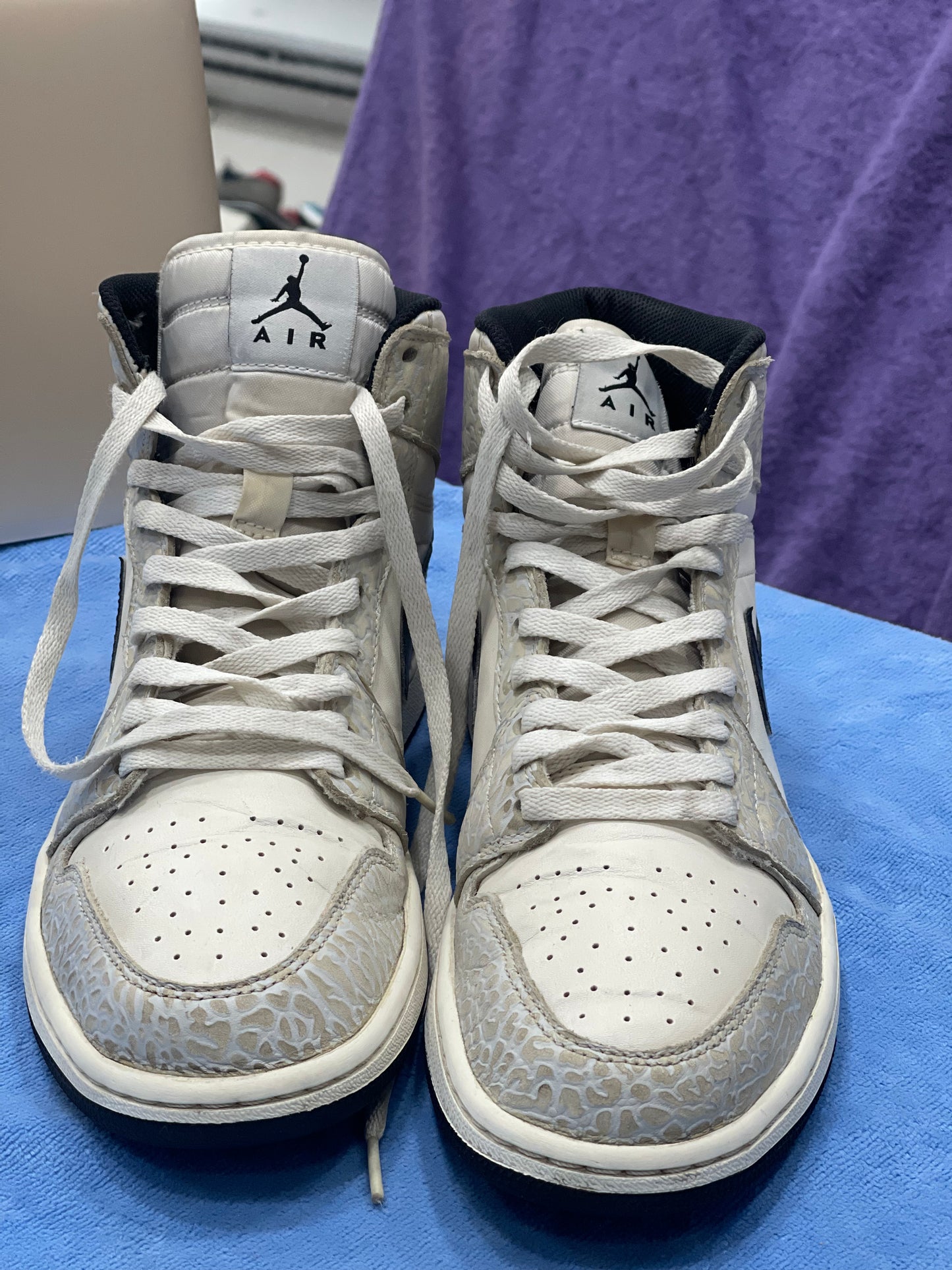 Air Jordan 1 Mid Elephant Print – Blanc/Gris/Noir- Pointure 44