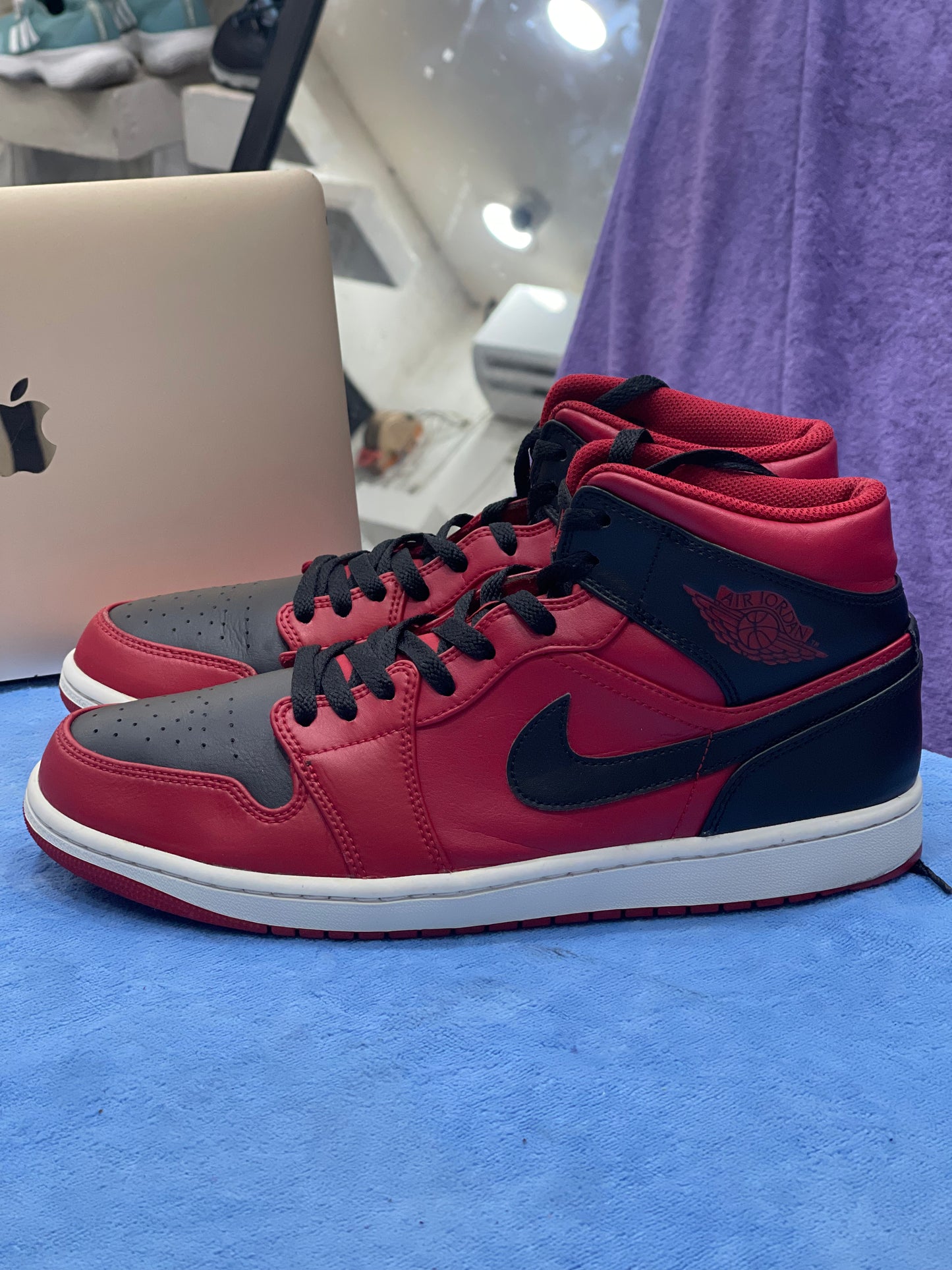Nike Air Jordan 1 Mid Elephant Print – Blanc/Gris/Noir- Pointure 44