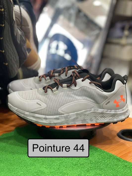 🏷️ Under Armour Gris – Pointure 44