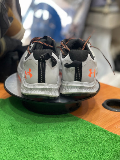 🏷️ Under Armour Gris – Pointure 44