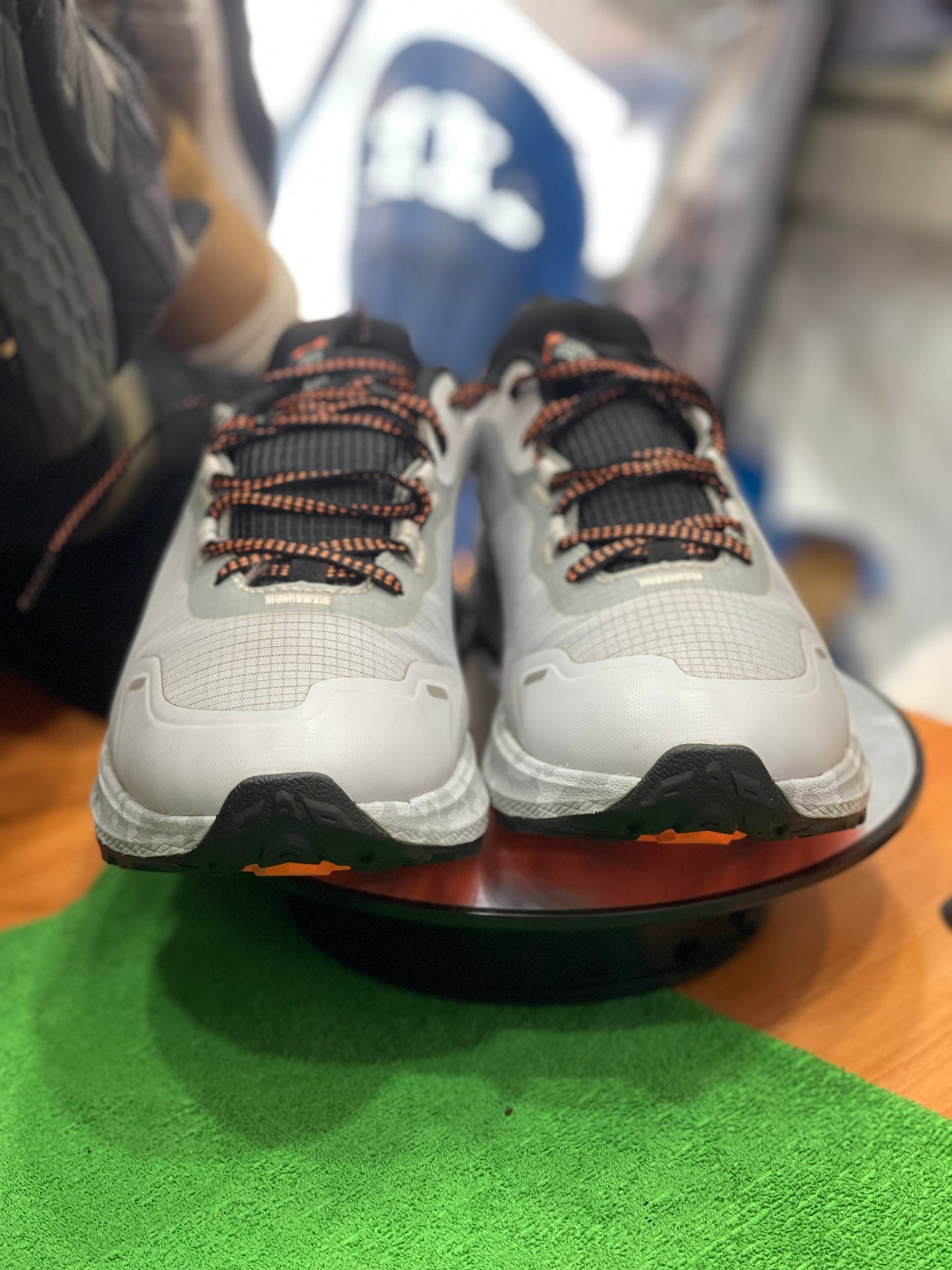🏷️ Under Armour Gris – Pointure 44